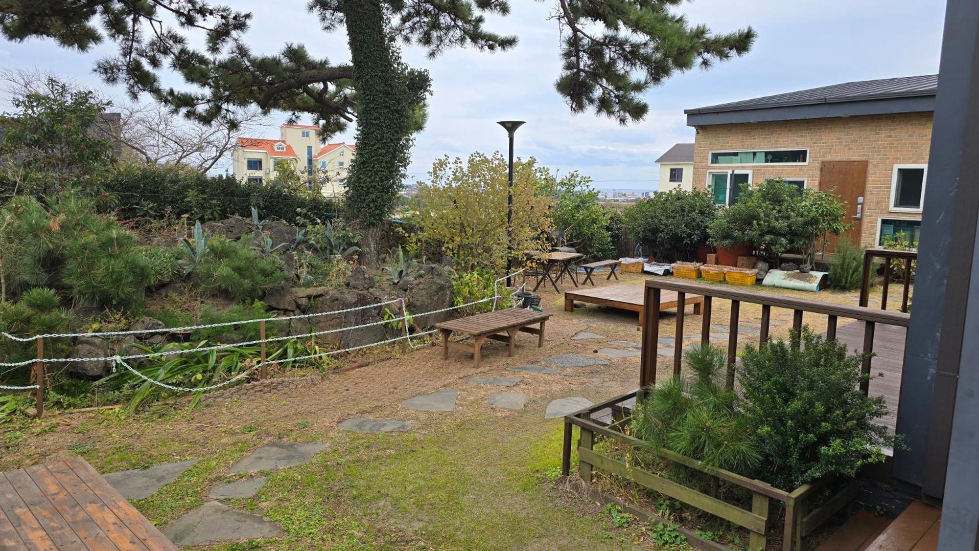 Wind Jeju Cafe & Pension Seogwipo Extérieur photo