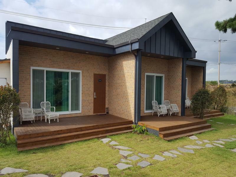 Wind Jeju Cafe & Pension Seogwipo Extérieur photo